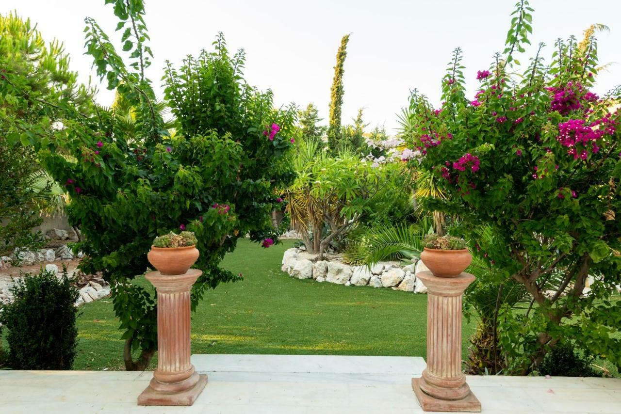 Nicole'S Garden Villa Kallithéa Extérieur photo